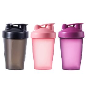 Shaker bottle with mixing balls