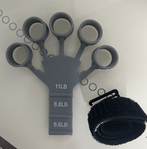 Five-finger resistance trainer